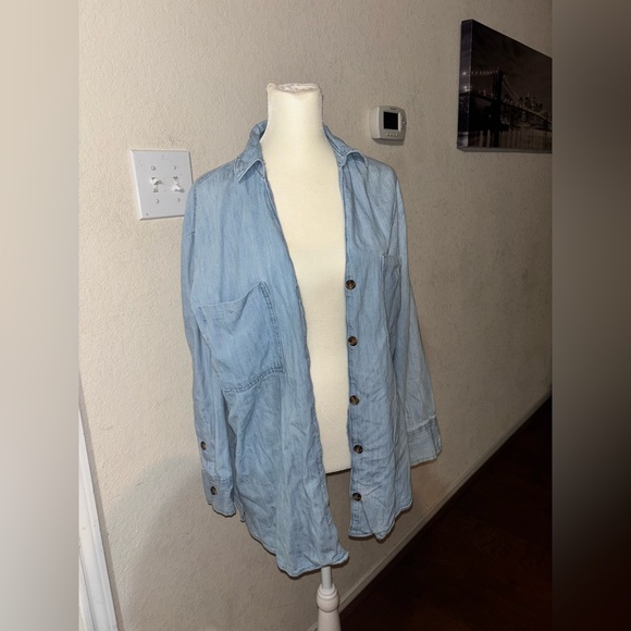 Zara Blue denim button-up shirt - Picture 1 of 4